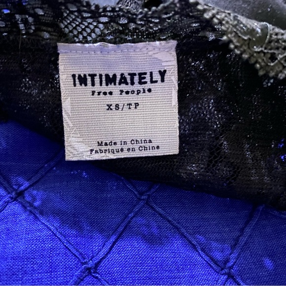 Intimately Free People tank with lace accent and open back sz XS - Picture 2 of 3